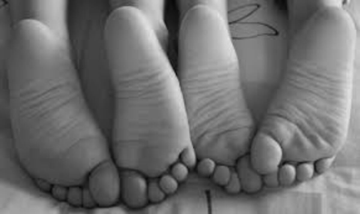 Gemelos de distintos padres: Uno del marido y otro del amante