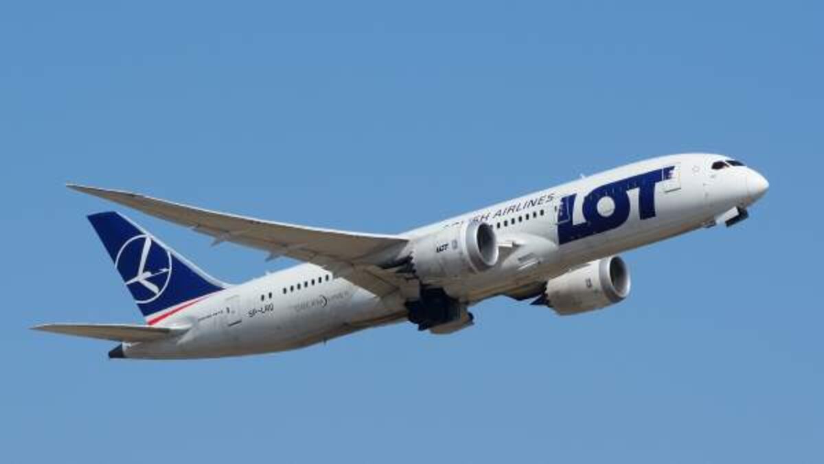 Aerolínea pide a los pasajeros que paguen la reparación del avión