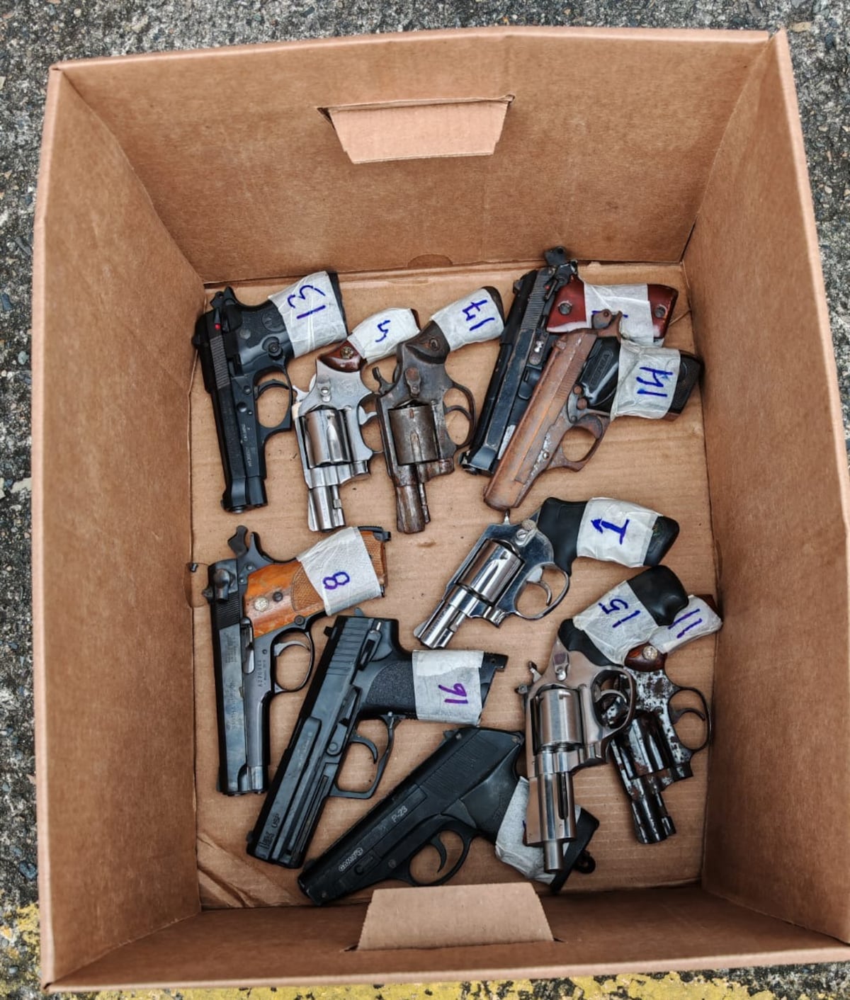 Programa Armas por Comida llegó a Plaza 5 de Mayo y promovió la seguridad ciudadana