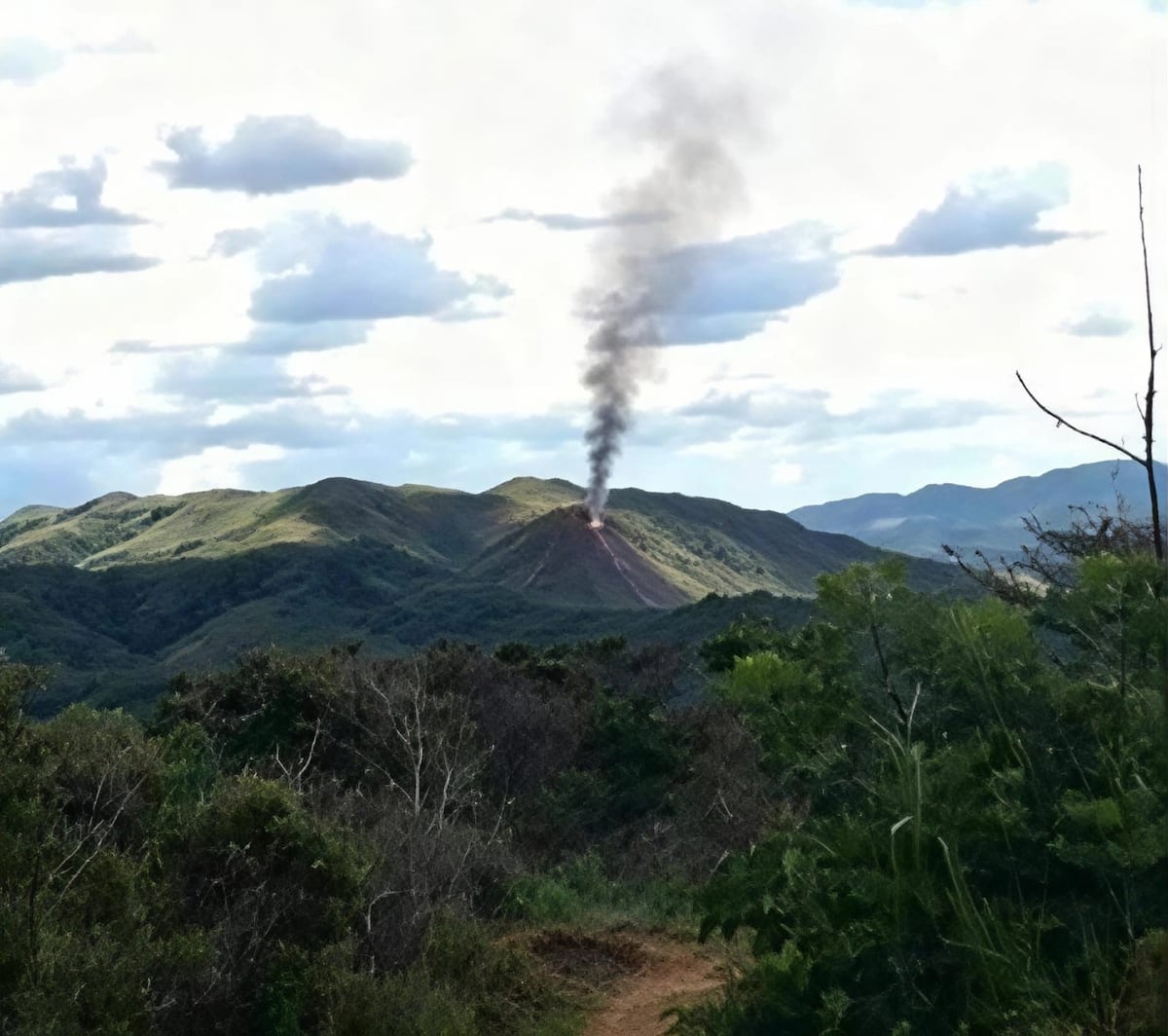 ¡La tierra tembló y del cerro salió fuego! Extraño fenómeno preocupa a comunidades de Veraguas