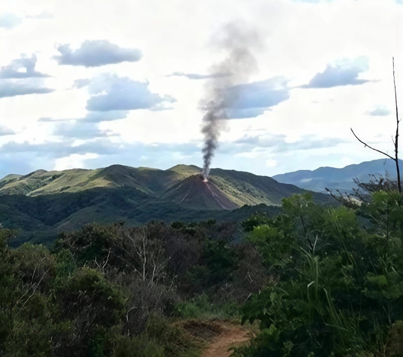 ¡La tierra tembló y del cerro salió fuego! Extraño fenómeno preocupa a comunidades de Veraguas