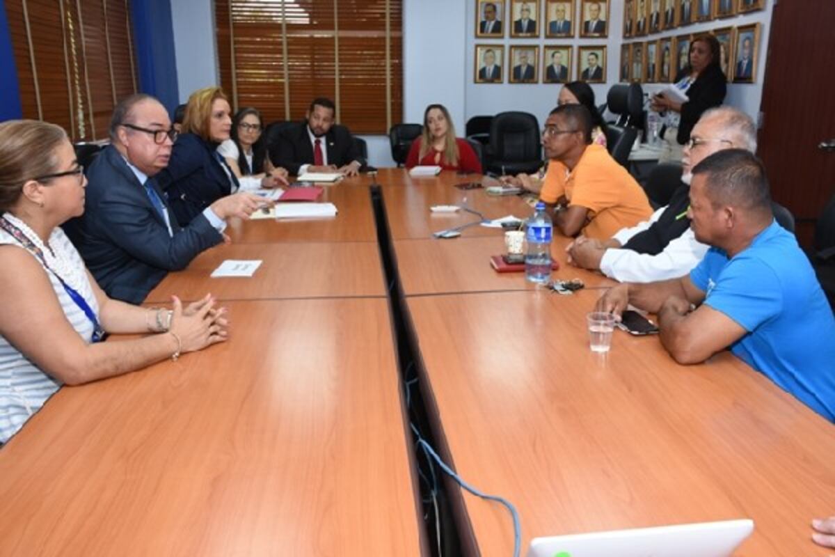 Pacientes renales atentos a sus medicamentos y el abastecimiento