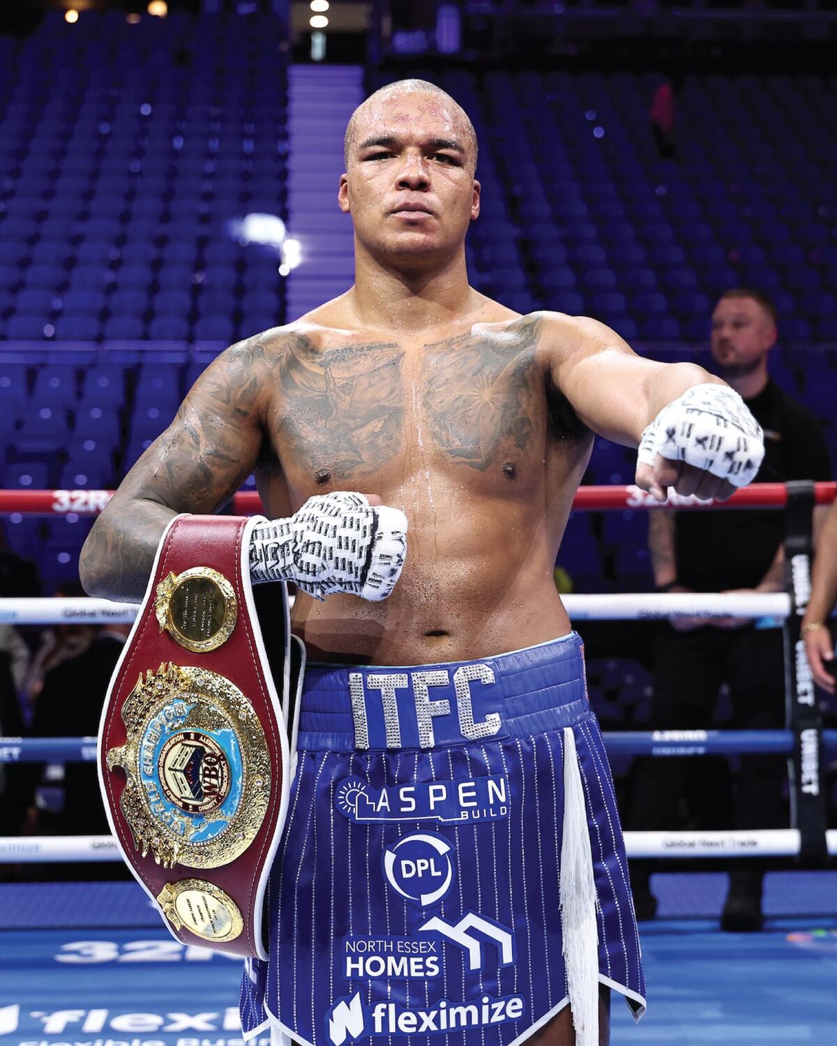 Usyk deja vacante su título y Wardley se apunta como campeón