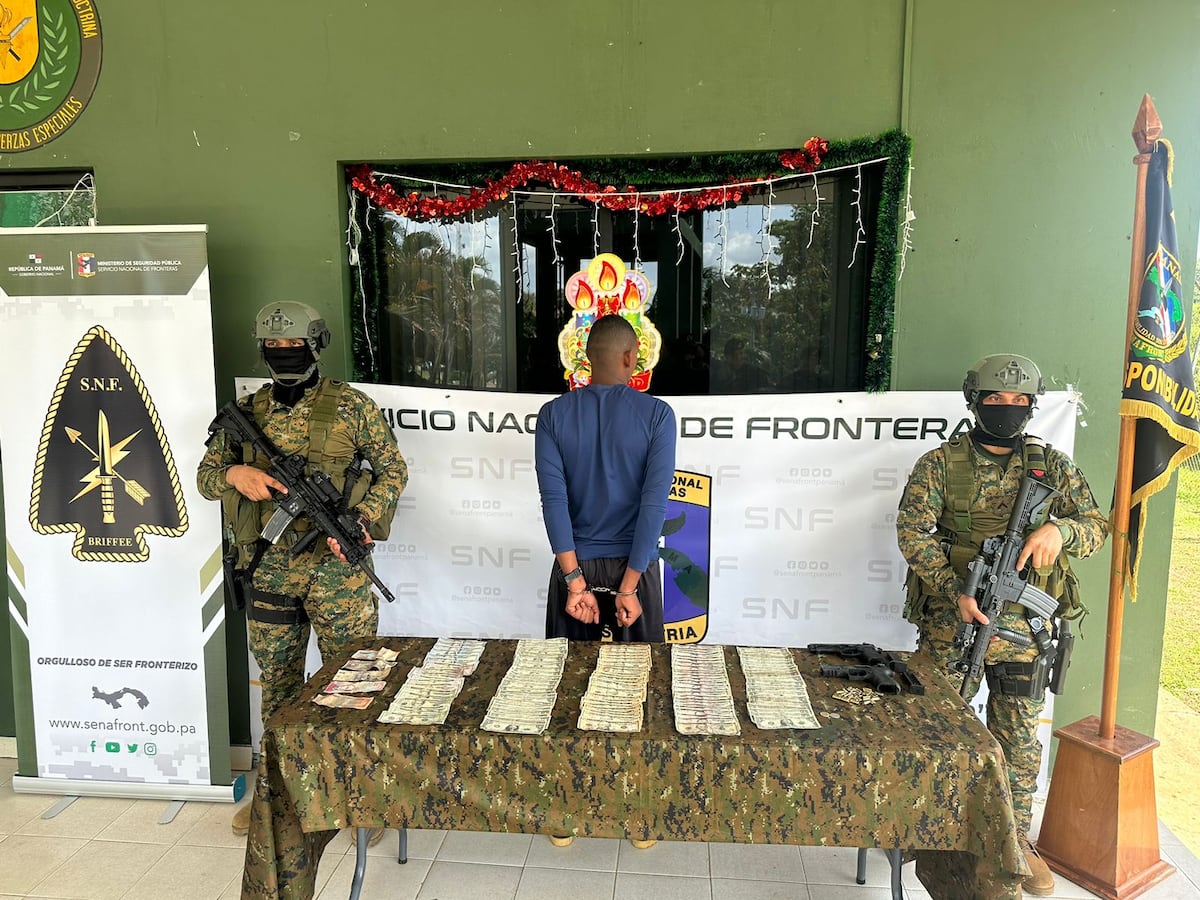 El Batallón de Fuerzas Especiales en La Cuerda, Tres Bocas, aprehenden a dos colombianos por robo a migrantes