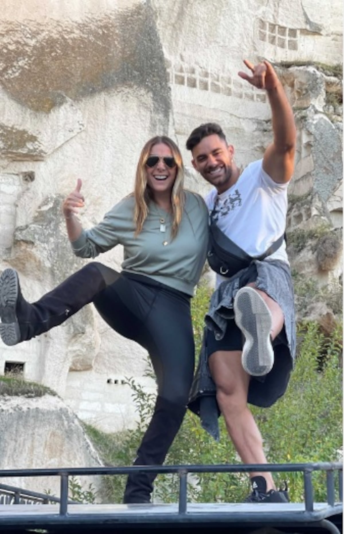 Miguel recibe a Bettina en Turquía y revela cuál es su persona favorita en El Poder del Amor. Video