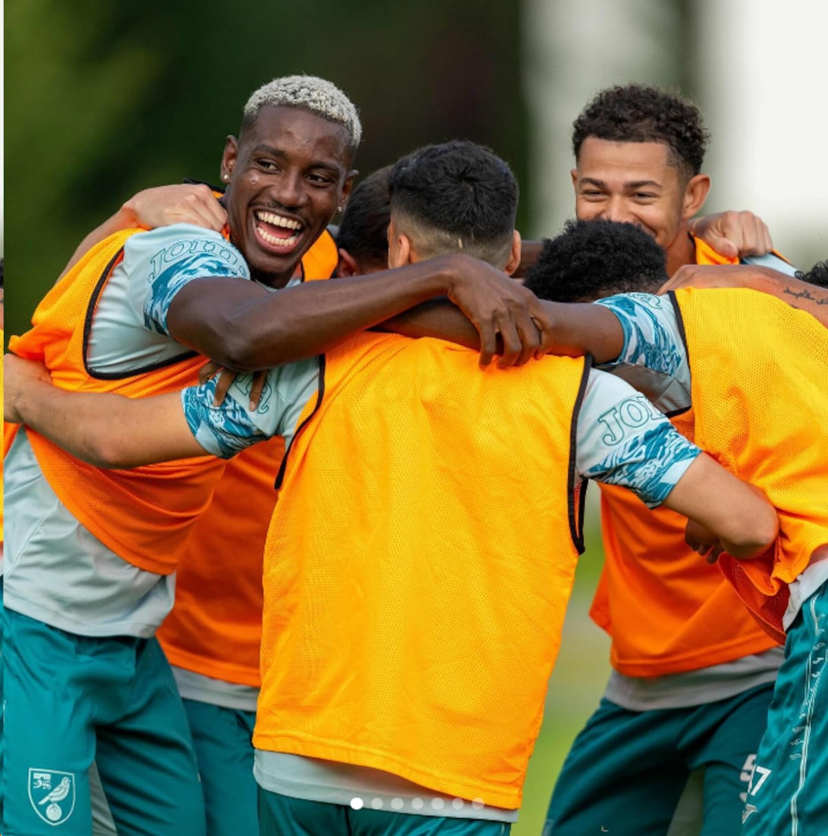 José Córdoba suma minutos en la Championship con el Norwich City