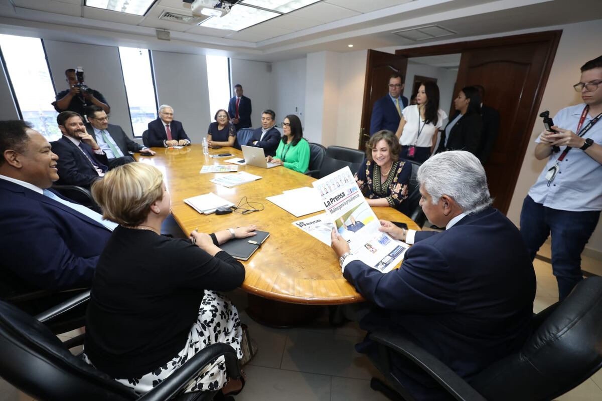 Presidente José Raúl Mulino visita Corprensa