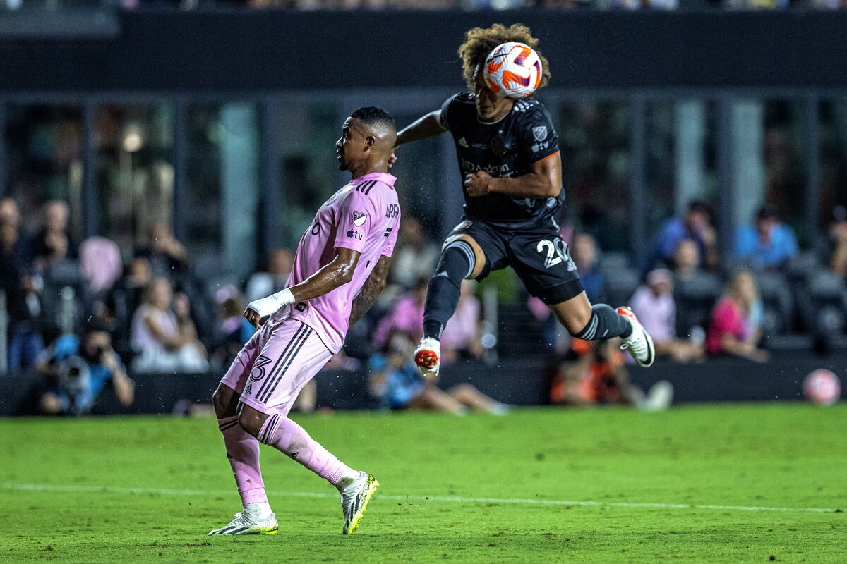 Héctor Herrera asegura que Carrasquilla tiene el nivel para jugar a otro nivel