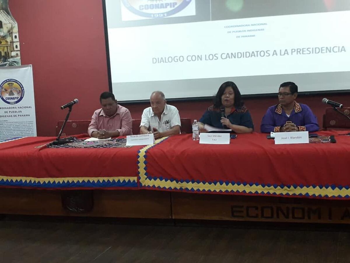 Candidatos presidenciales chifean a indígenas