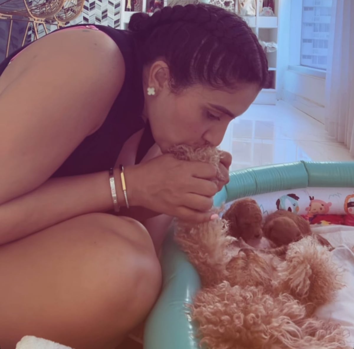 ‘Ni los vendo ni los regalo’: Katleen Levy le canta la tabla a los que quieren los cachorros de su perrita