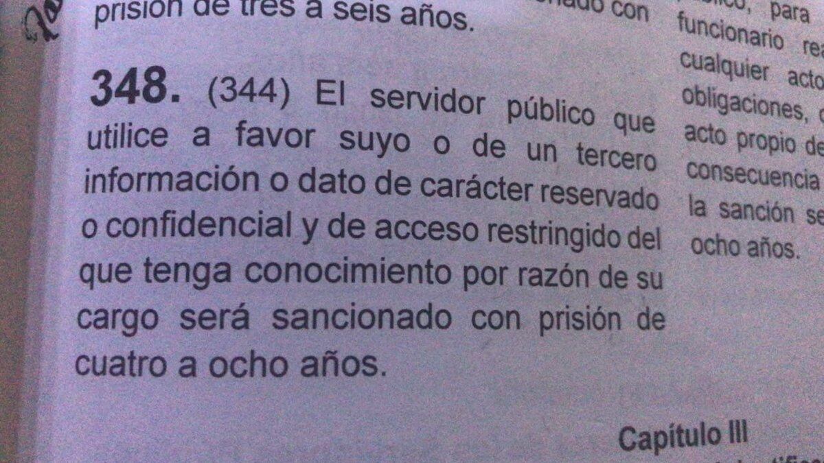 Multan a Álvaro Alvarado por usar celular al conducir.Pero cae en lío la  ATTT