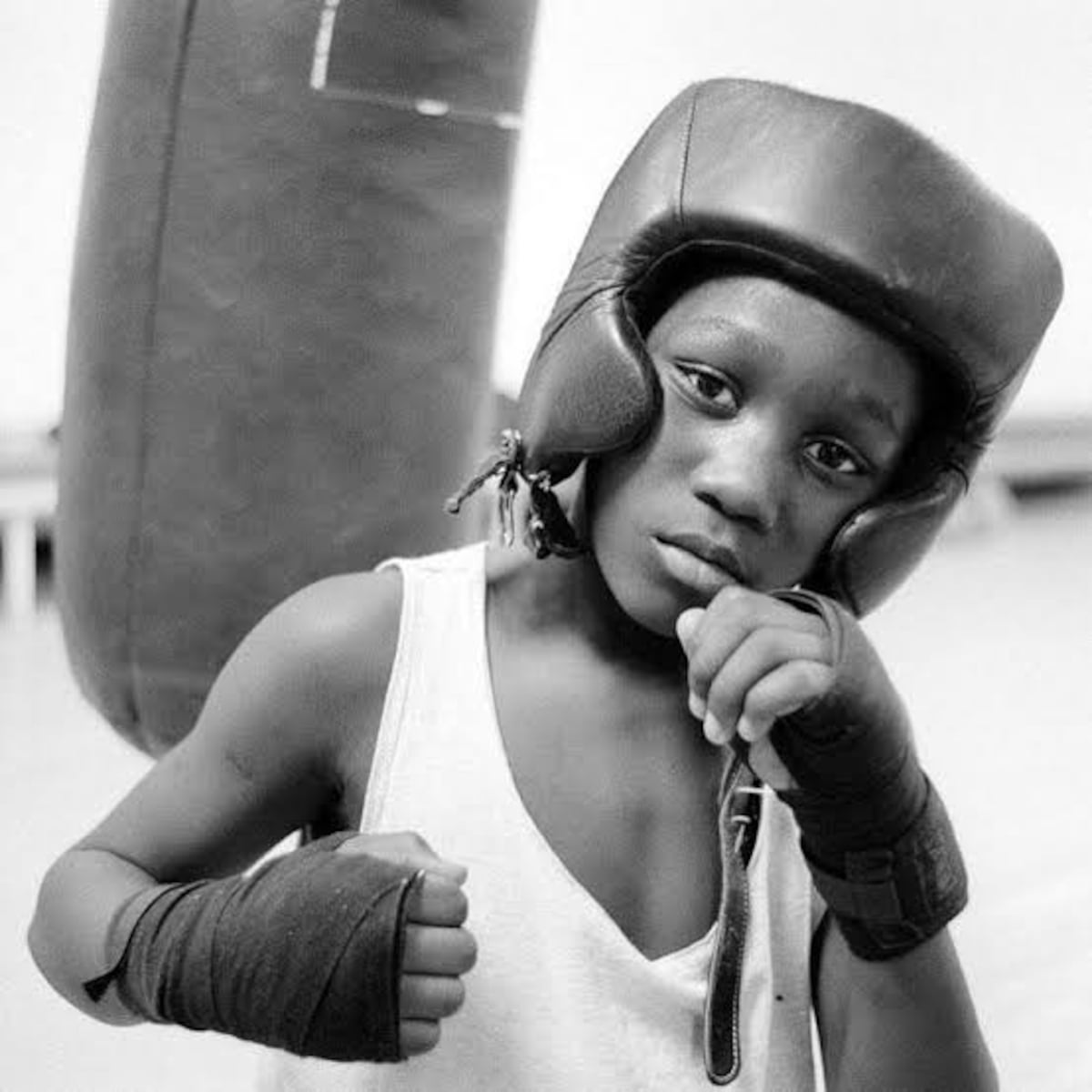 Crawford cuelga los guantes luego de reinar en cinco divisiones