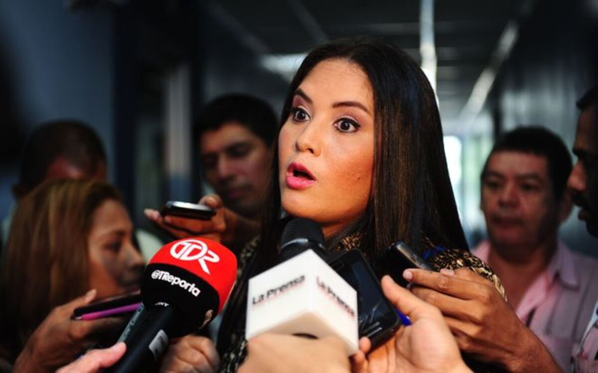 ¡LE SALIÓ LA BRUJA! A la diputada del PRD Zulay Rodríguez