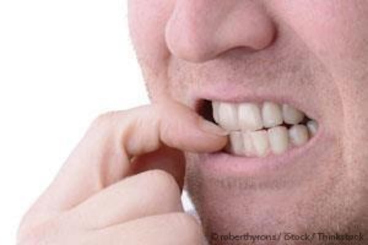 ¡OJO! Hombre estuvo a punto de morir por andar comiéndose las uñas