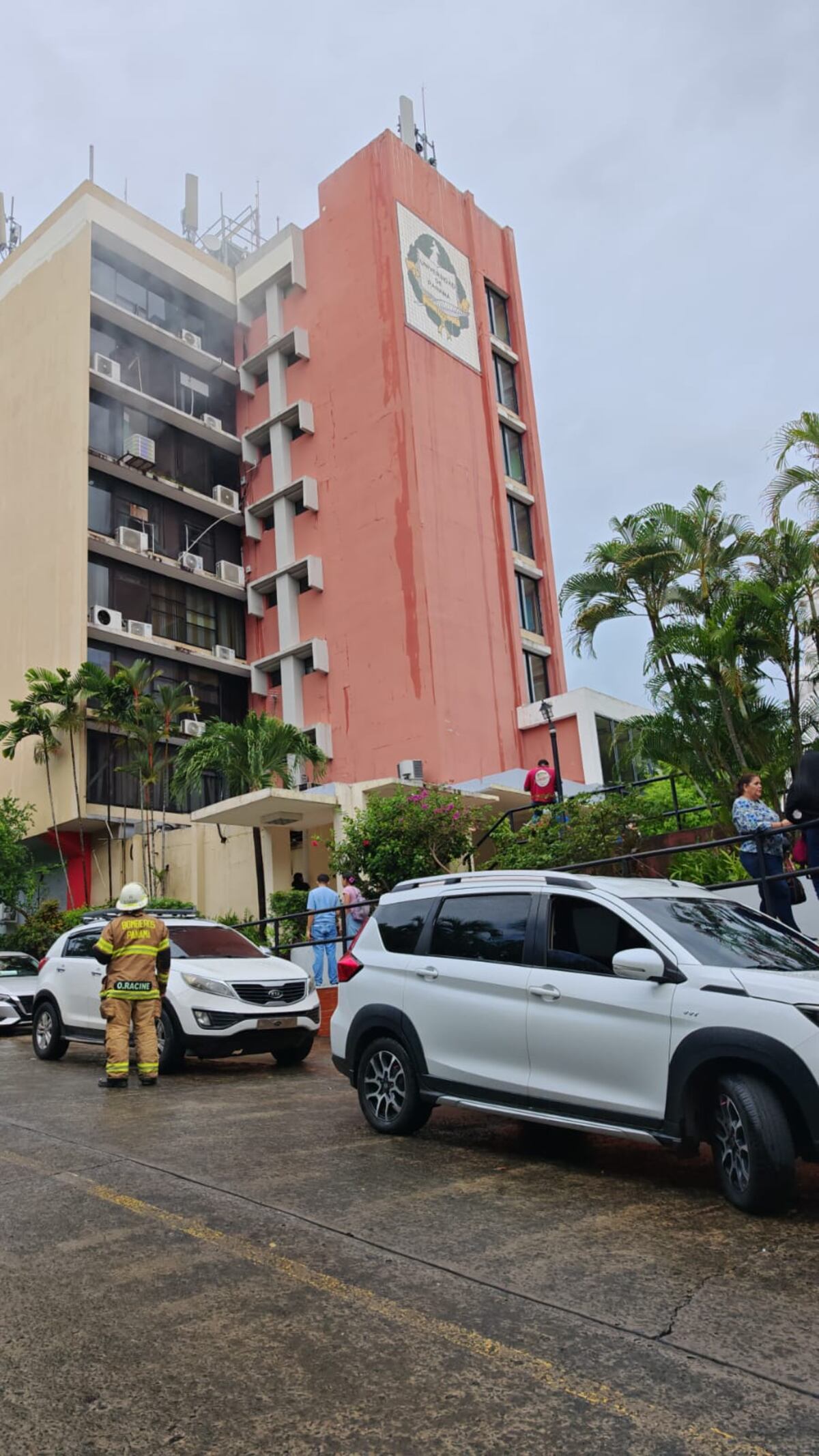 Rápida evacuación tras conato de incendio en la Universidad de Panamá