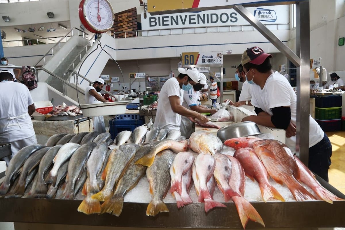 Más horas para comprar: mercados municipales extienden horarios