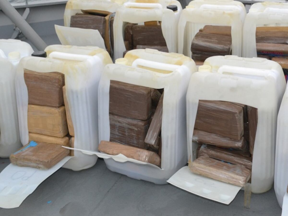 Hallan submarino con 748 kilos de cocaína en el Pacífico 