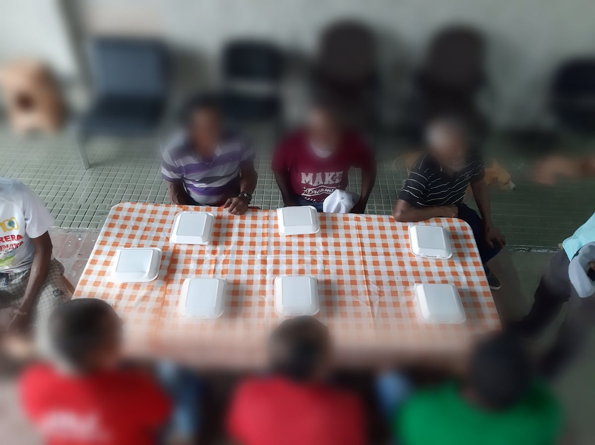 Cruel. Desde que empezó la pandemia muchos abandonaron a ancianos en las calles. Entre la covid-19 y el hambre. Video