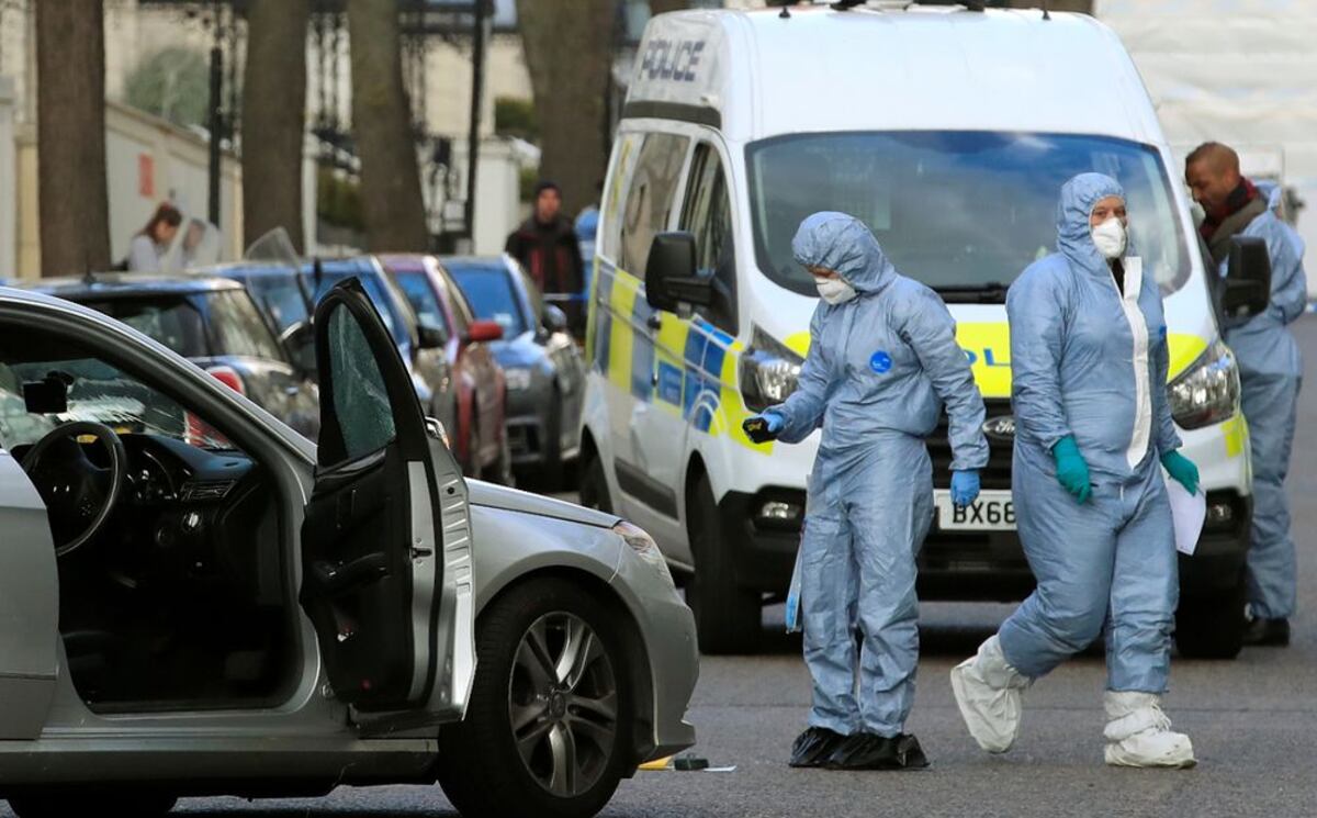 VIDEO | Policía de Londres dispara cerca de embajada de Ucrania