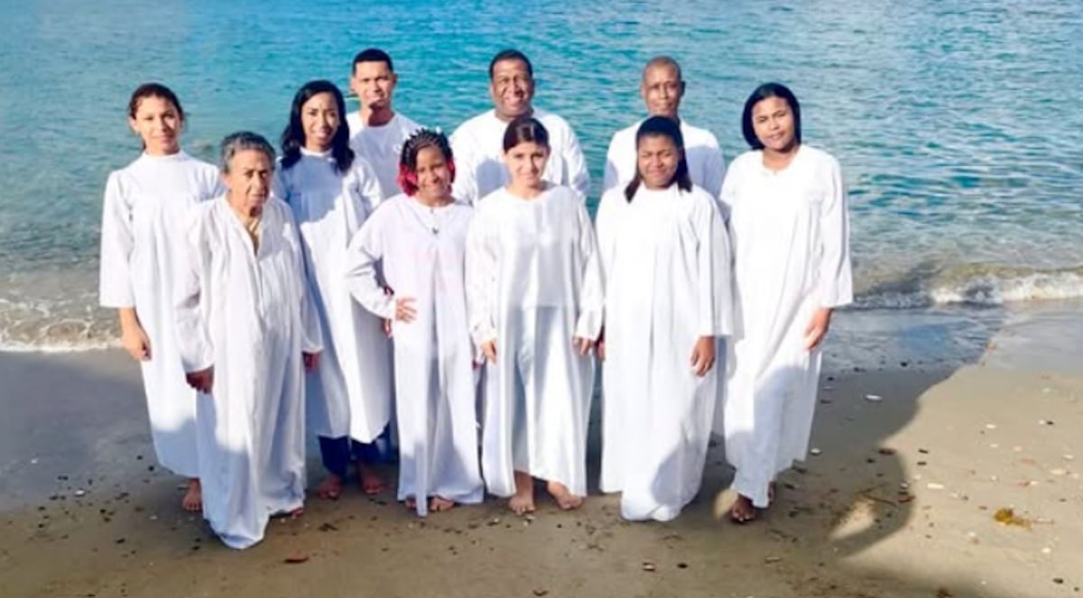 Jr. Ranks se bautiza y revela cómo encontró paz tras la muerte de su hijo de 14 años