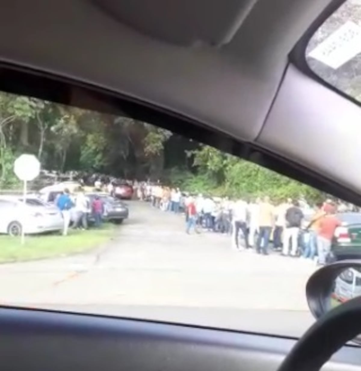 Aumenta el desempleo en Panamá. Miles y miles forman filas en feria de oportunidades