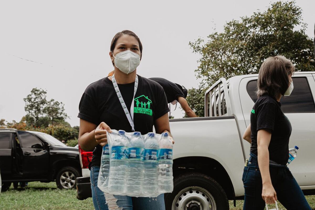 Joven da a luz en su casa y entierran la placenta. No tenían para ir al hospital. Grupo Asistencia Alimentaria apoya