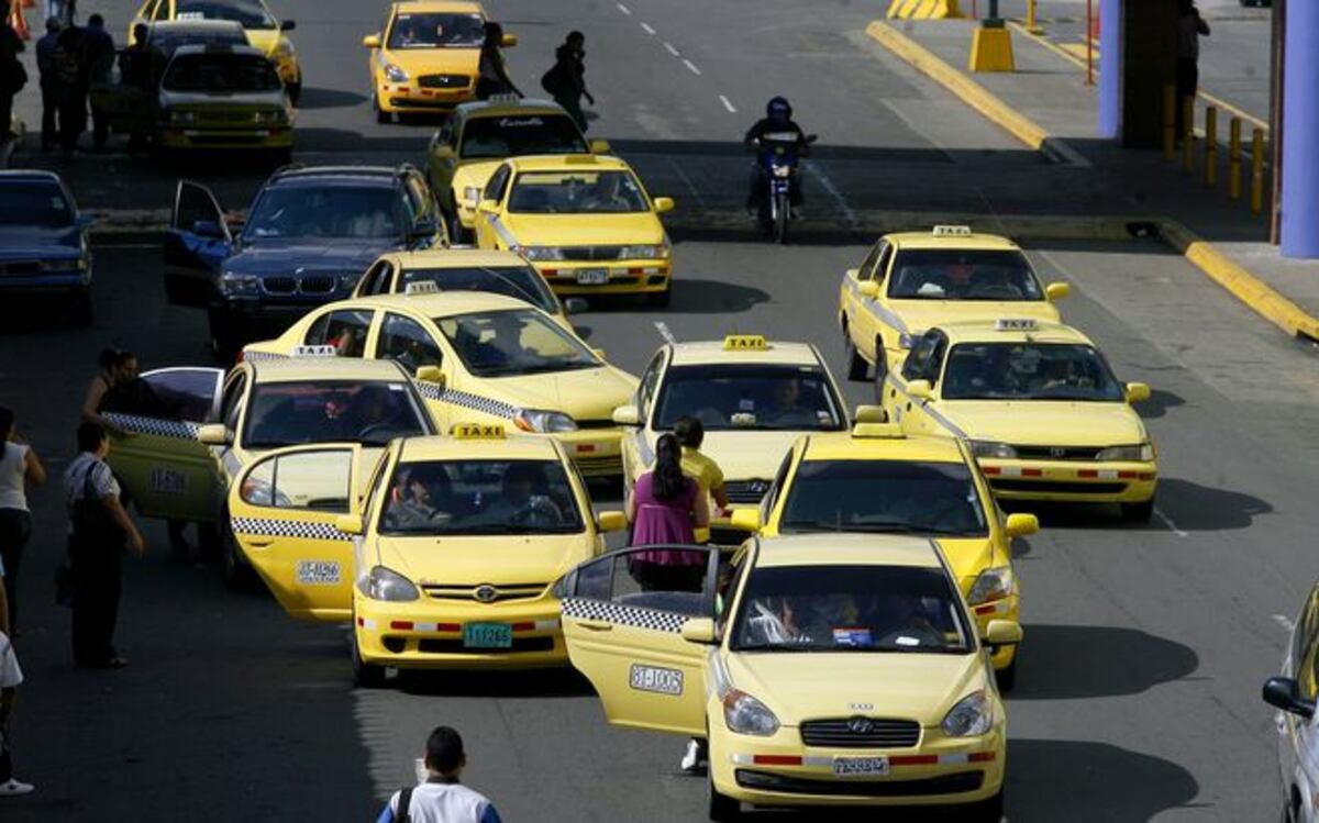 Pretenden regular el tránsito de desechos peligrosos en Panamá y la piratería en el Oeste