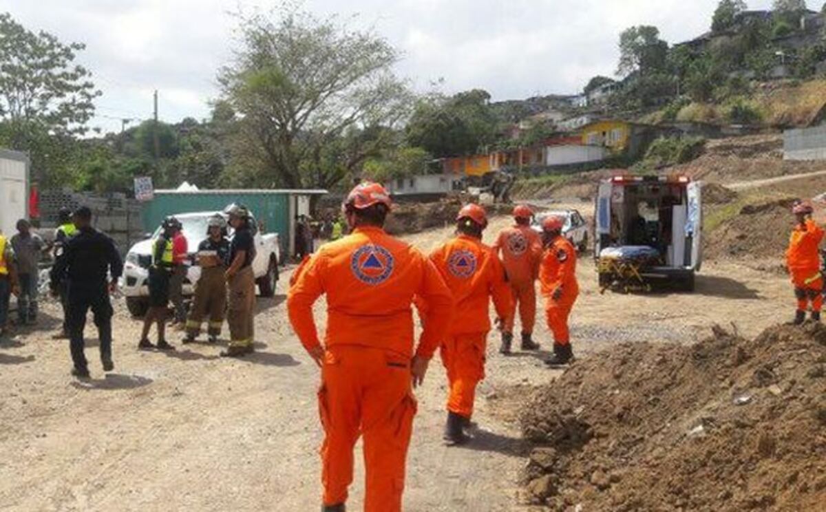 LO ÚLTIMO| Un muerto y un herido tras deslizamiento de tierra en Santa Librada