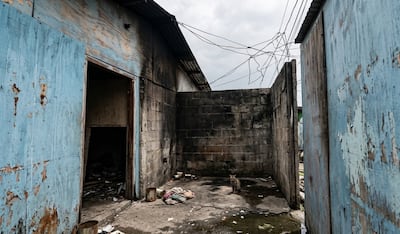 Macabro: hombre compartió con sus verdugos la noche anterior y hoy aparece calcinado en el portal de una casa en Rana de Oro
