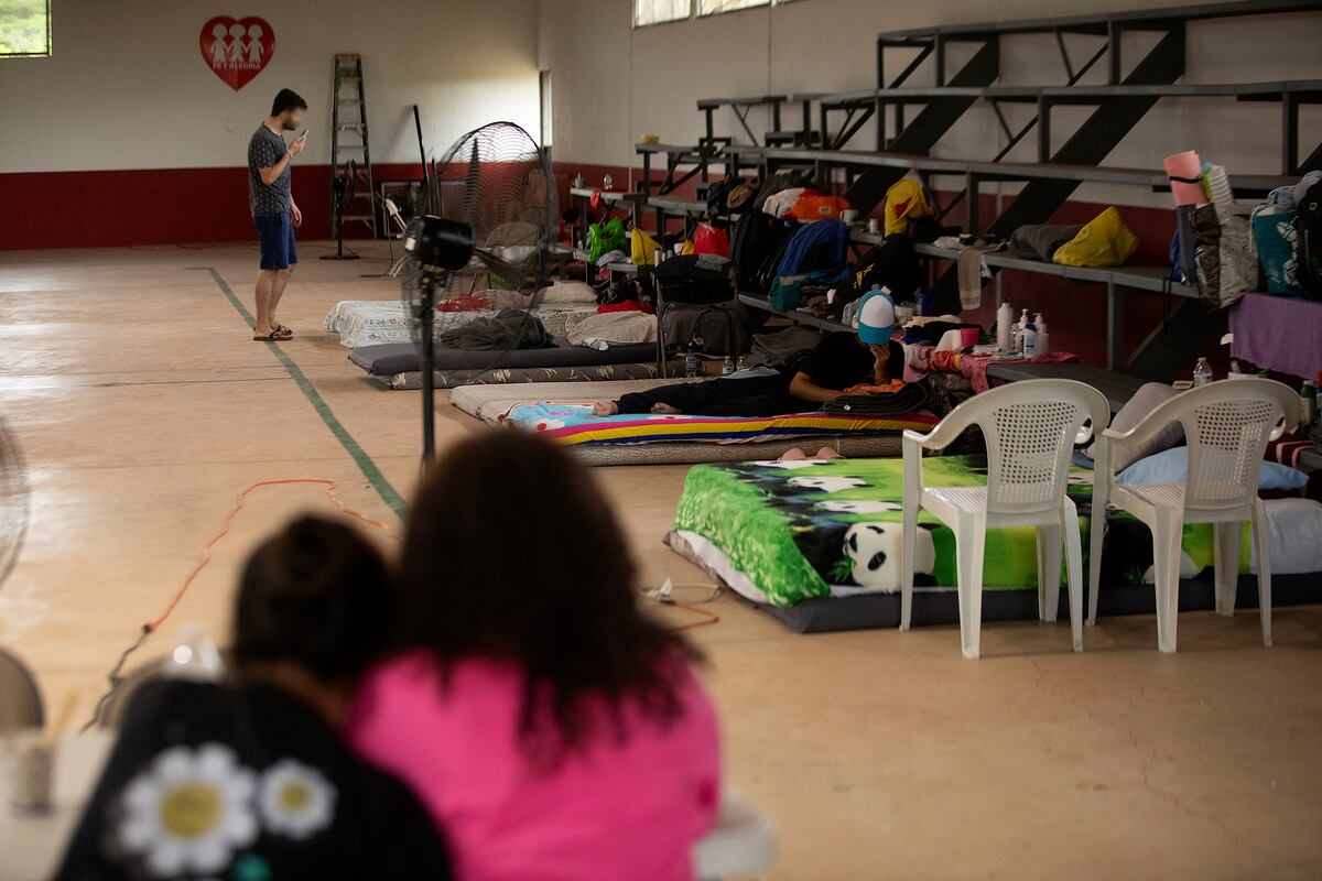 Migrantes regresan por Panamá en sentido contrario tras cambios en política migratoria de EE.UU.