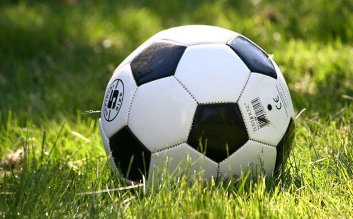 La 'abuelita de Ronaldinho' se hace viral por su impecable manejo del balón