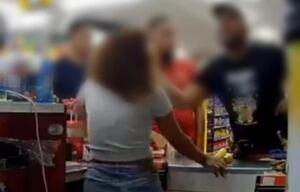Presenta denuncia. Hombre agrede de forma violenta a cajera de un minisúper en Tocumen
