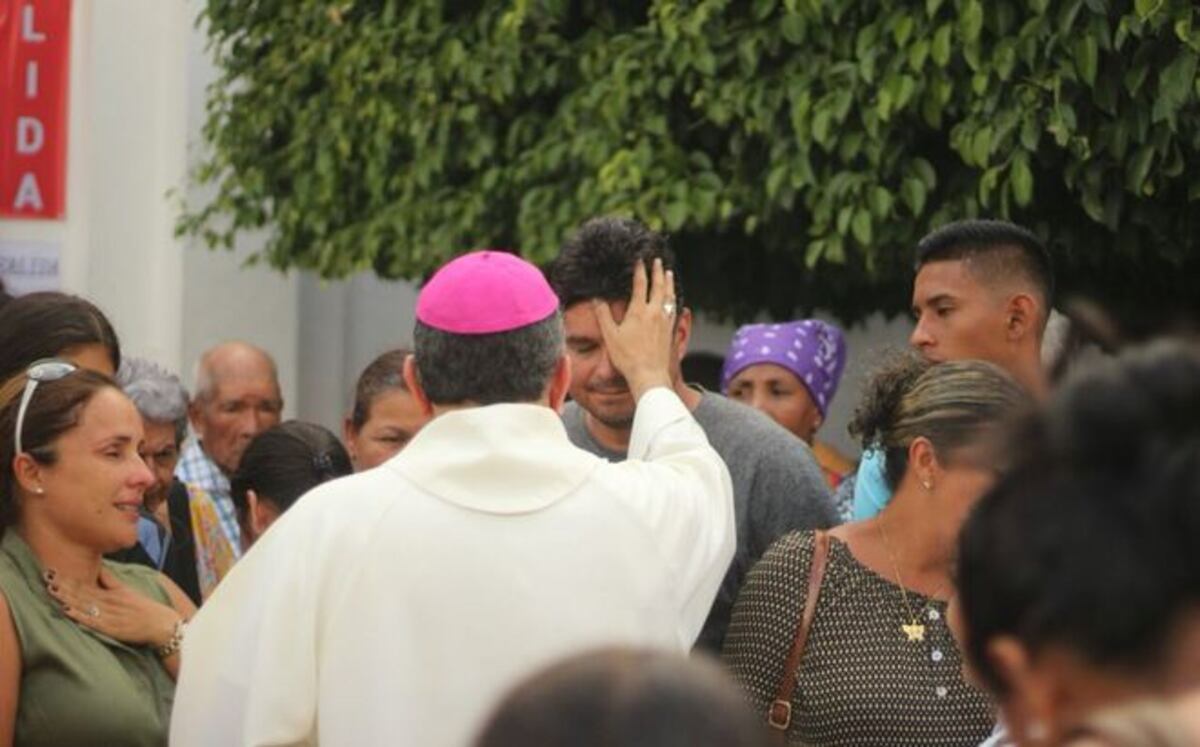 ¡ALTO Y CLARO!  Monseñor se manifiesta en Atalaya sobre matrimonio igualitario