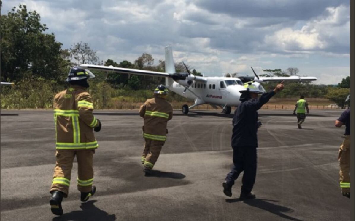 ¡UY! Avión procedente de Bocas del Toro aterriza con un solo motor en Veraguas