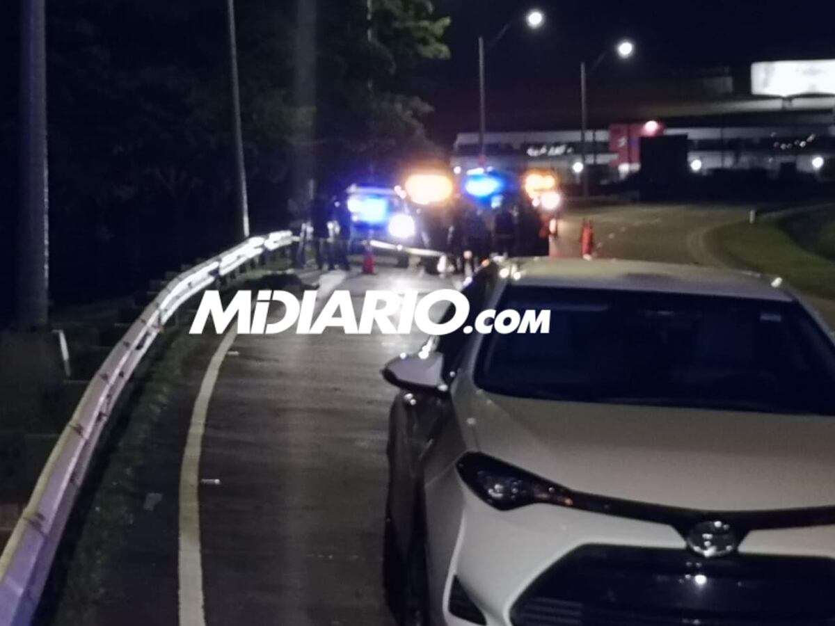 Lo ejecutan y tiran su cuerpo en plena vía en el Corredor Sur. Describen cómo estaba vestido. Video