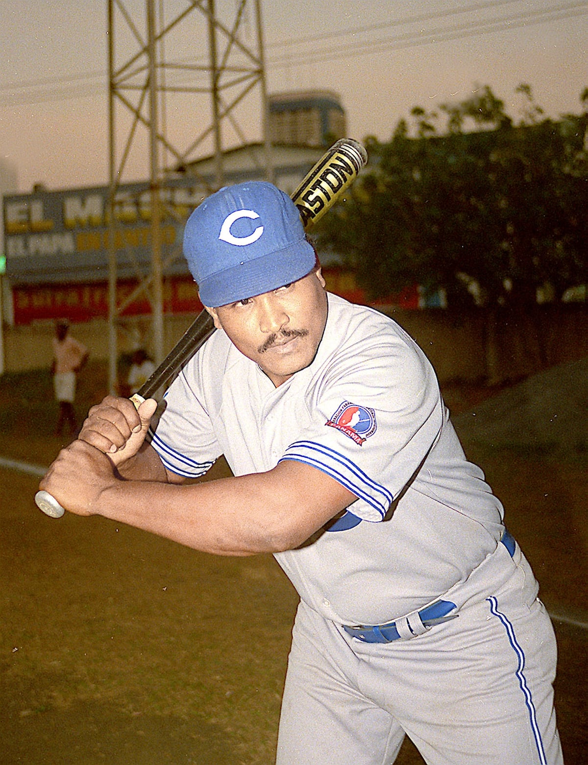 Tomás Simiti busca darle un jonrón a la enfermedad que lo aqueja