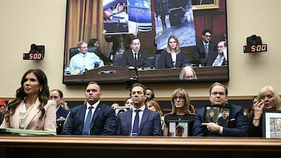 ¡La mandó para su casa! Trump destituye a Kristi Noem en Seguridad Nacional