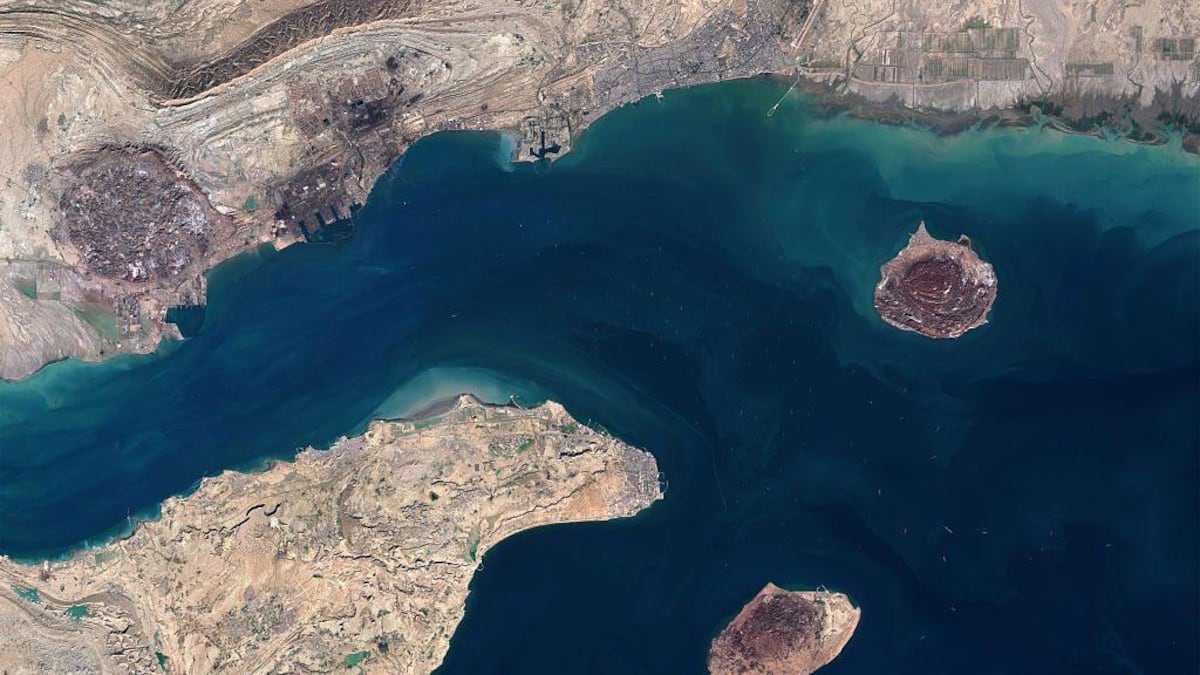 Irán amenaza con golpear infraestructura energética de EE.UU.