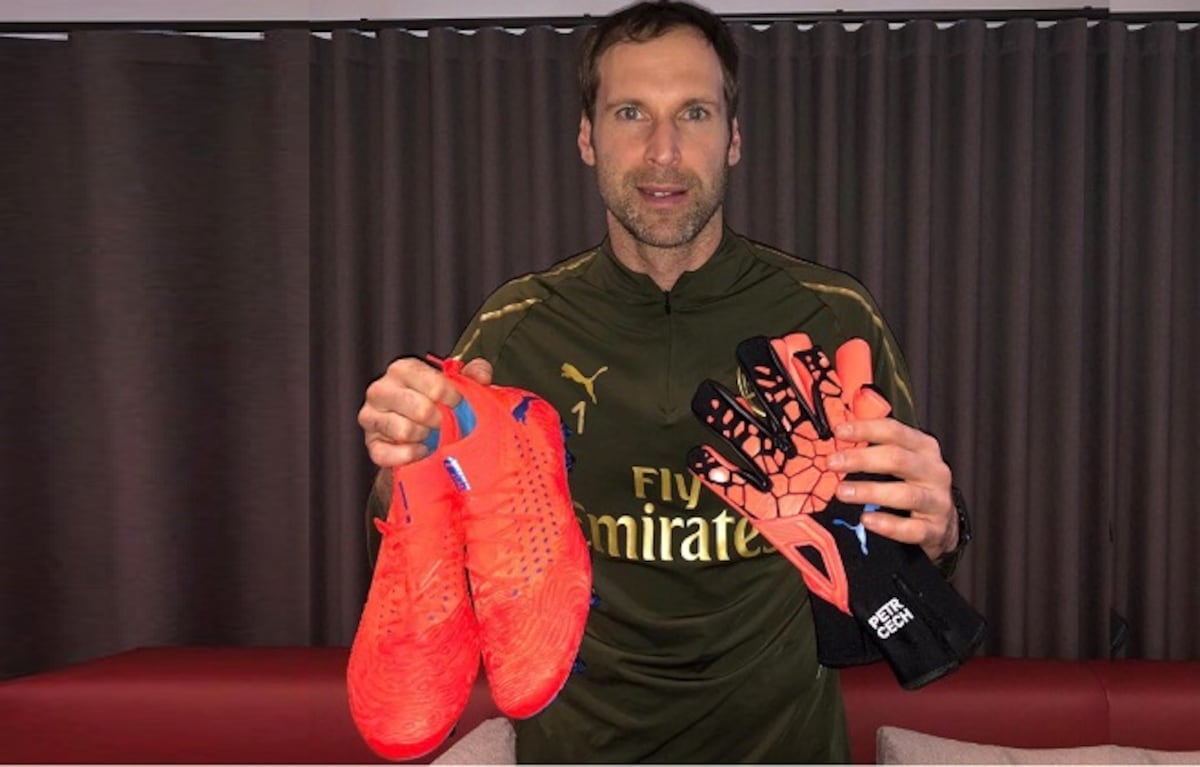 Peter Cech, el portero del casco, le dice adiós al fútbol