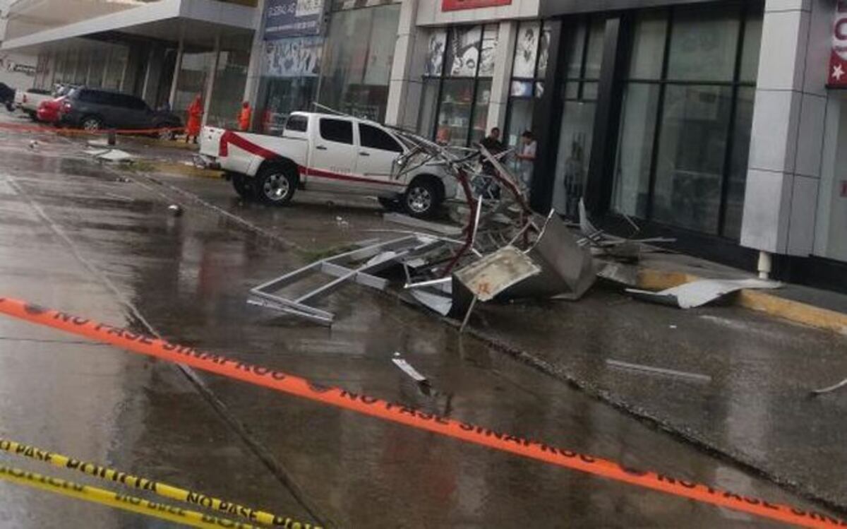 25$ MIL DÓLARES. Le roban a mensajero en Zona Libre de Colón 