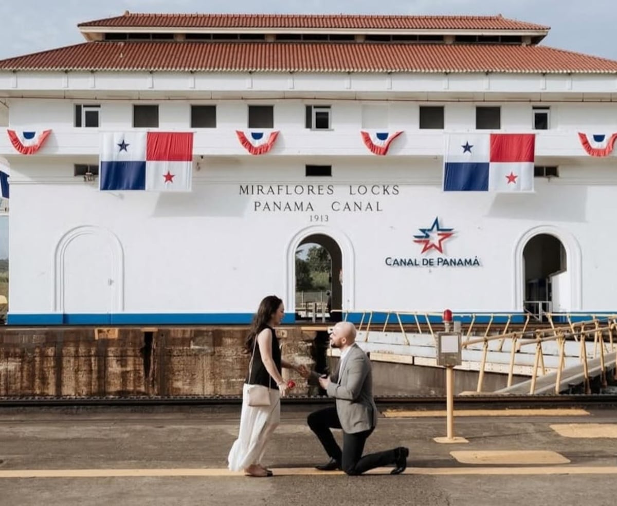 ¡Amor en las esclusas del Canal de Panamá!