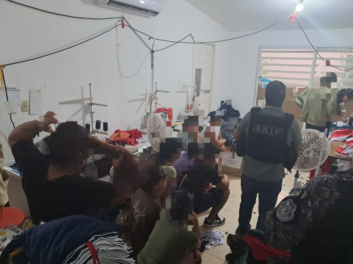 ¡Tarjeta roja! Camisetas ‘chiviadas’ de la Sele quedan al descubierto tras operativo en Panamá Oeste