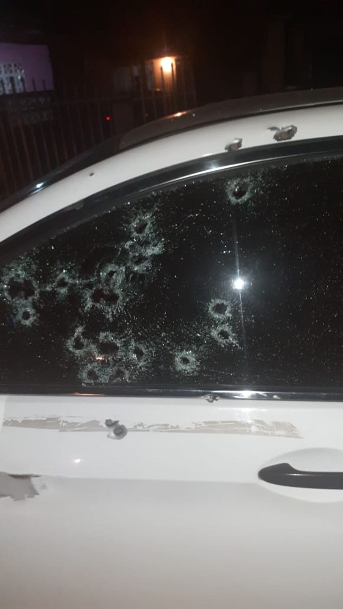 Doble homicidio en Pedregal. Los acribillan mientras conversaban