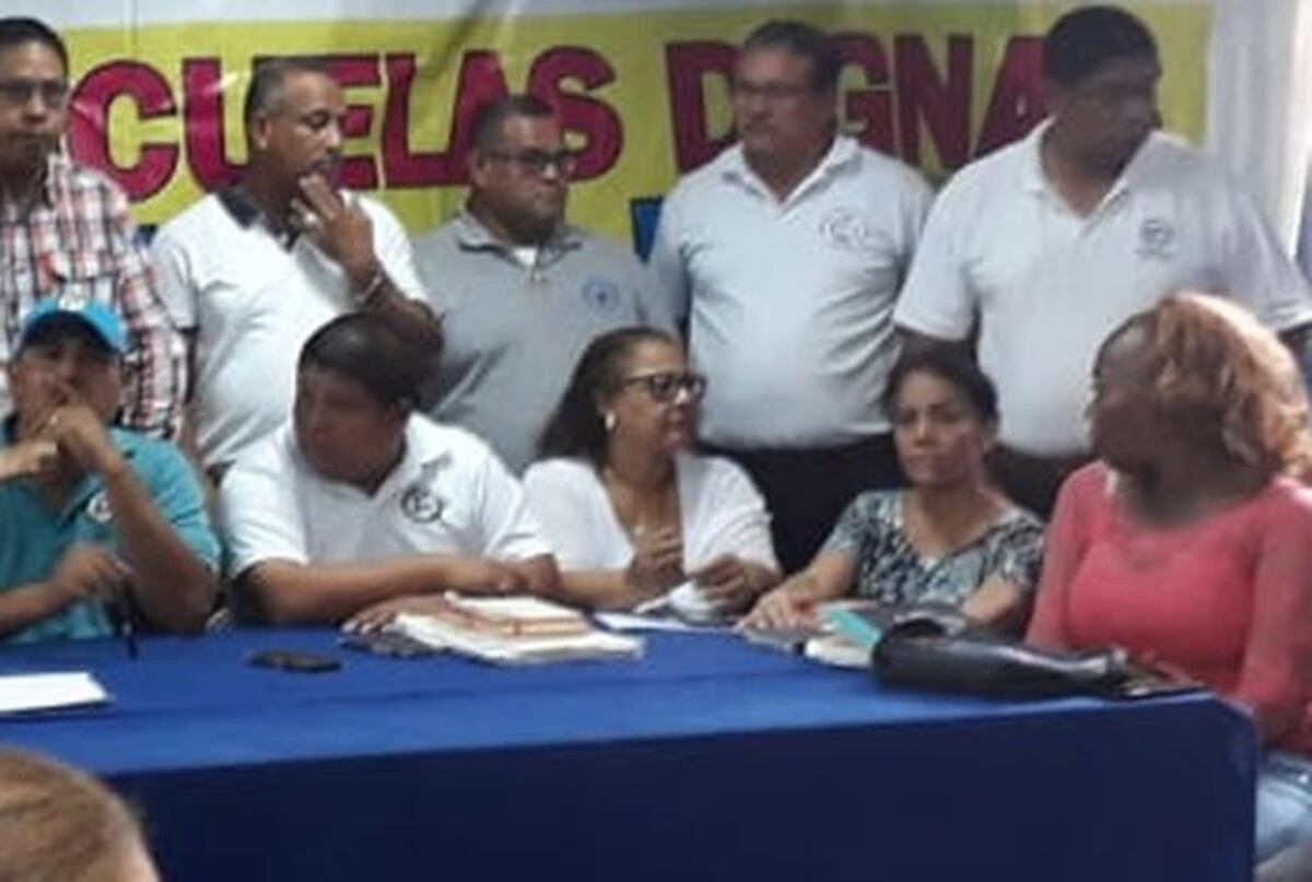 El paro de docentes este lunes va de todas maneras aunque no habrá alza de luz