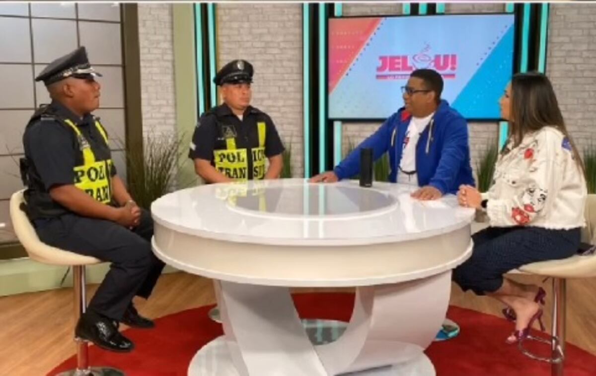 ‘La vi triste, llorando’.  Uno de los policías que salvaron a mujer en un puente, dijo que la sostuvo del tobillo. Video