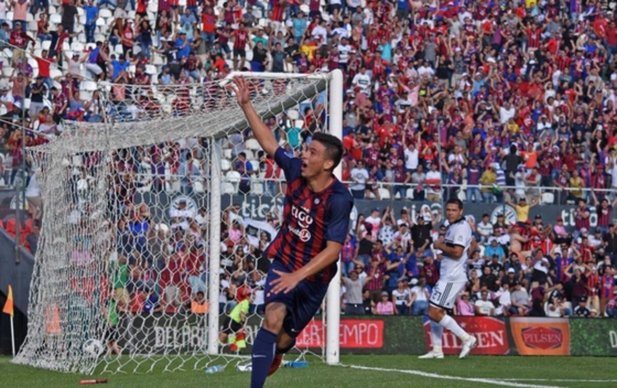 Con 14 años este joven brilla en el fútbol profesional y rompe las redes