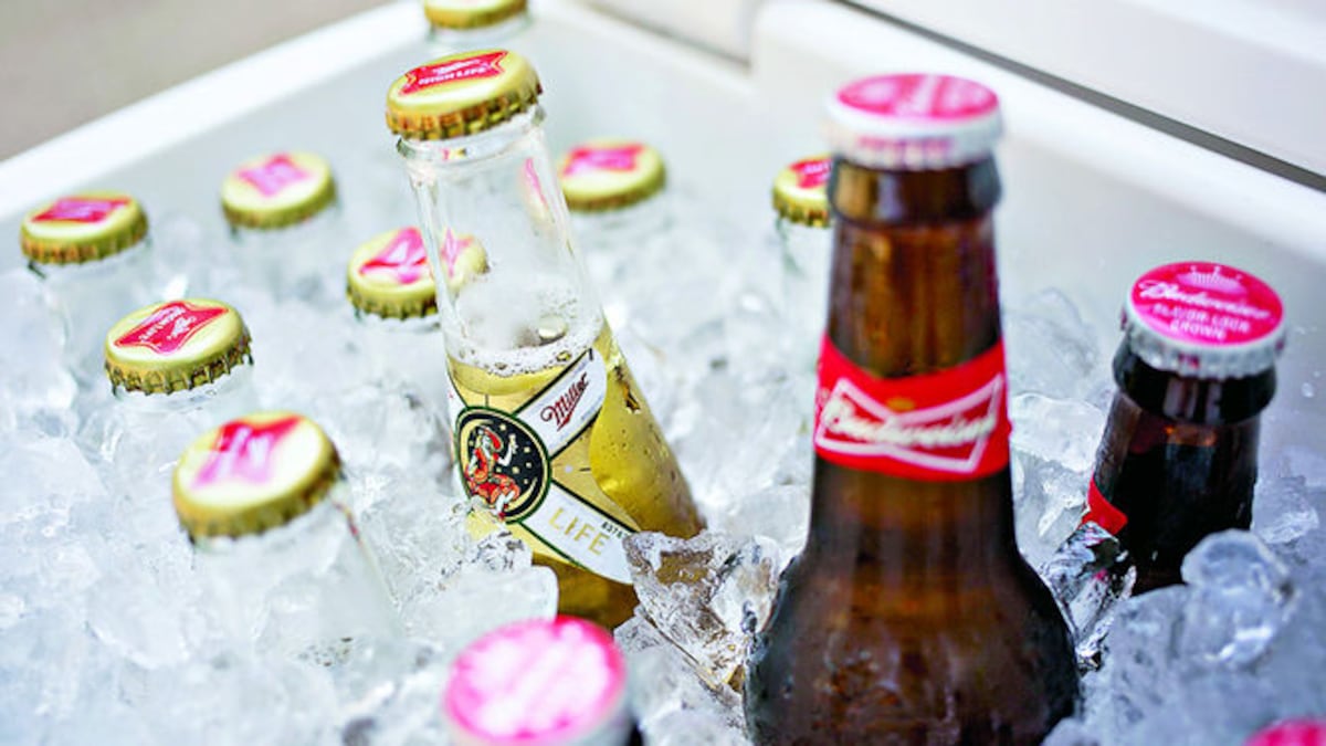 Comerciantes desatienden la ley seca. Les caerá el peso de la ley 