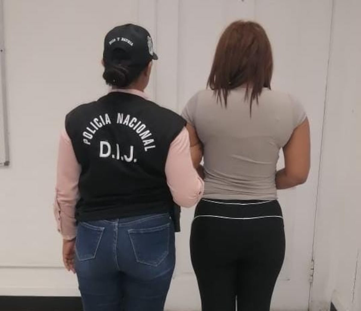 Operación Trineo destapa hurto agravado con tarjetas de regalo en la Dirección de Pasaportes