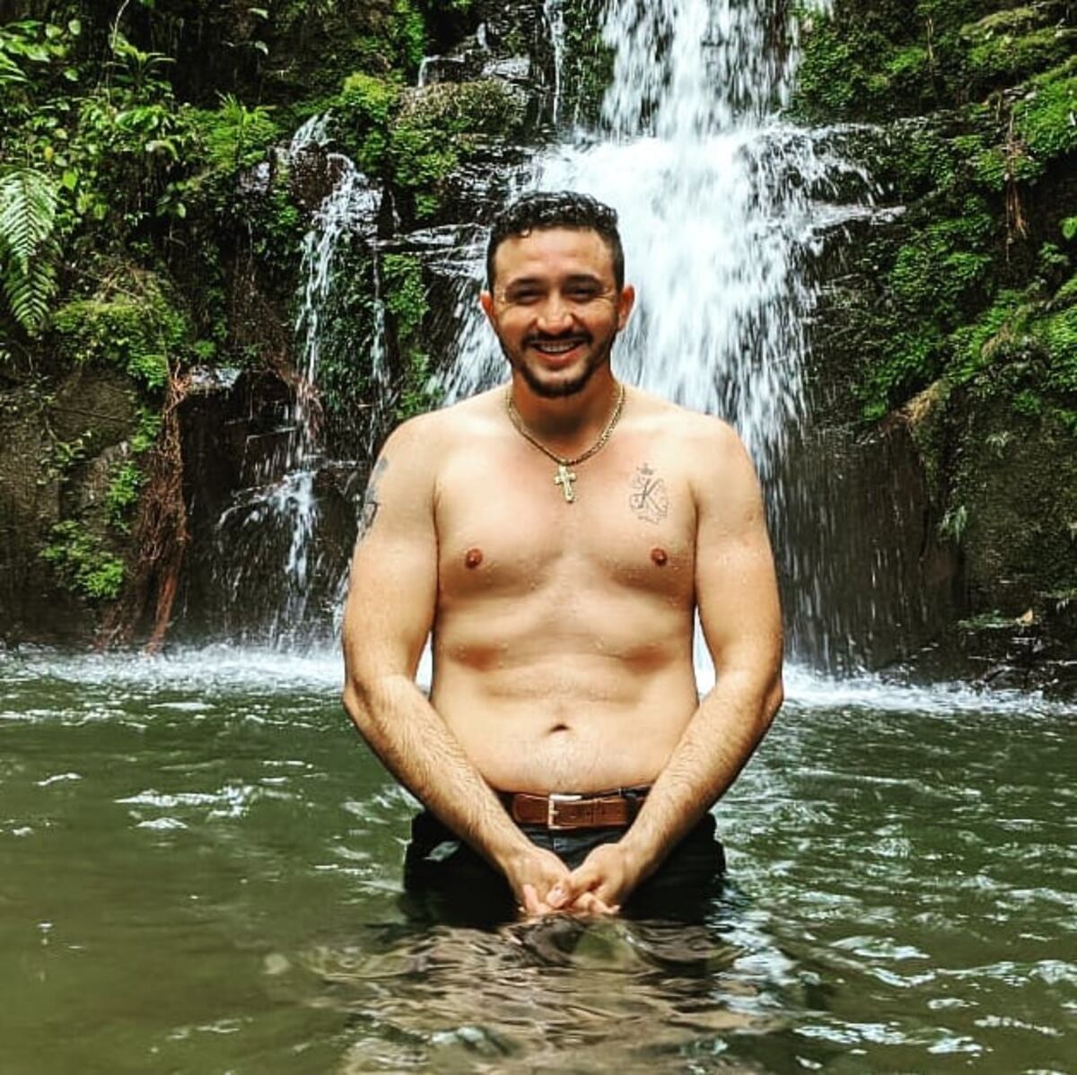 Luego de la ruptura con Margarita, Lucho terminó su sexto año y bajó muchas libras de peso