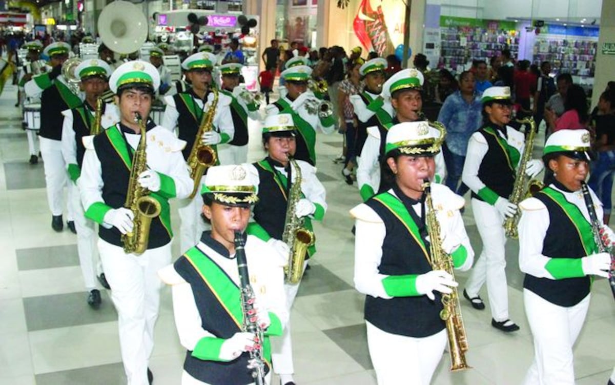 ¡WOPA! Bien lucida la 'banda de música' de la escuela Jeptha B. Ducan 